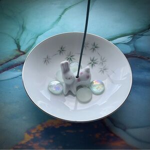 HANDCRAFTED INCENSE HOLDER BURNER BUNNY(1) with vintage NORITAKE MIDORI dish
